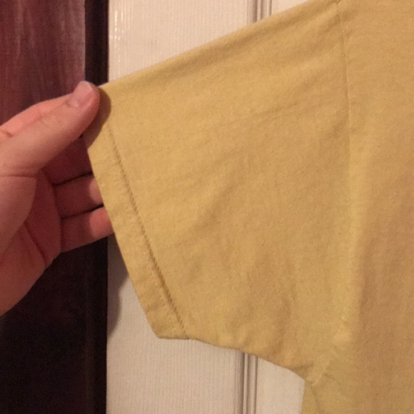 Georgia Tech Yellowjackets Basketball Yellow T-Shirt Men’s Small S - Picture 11 of 12